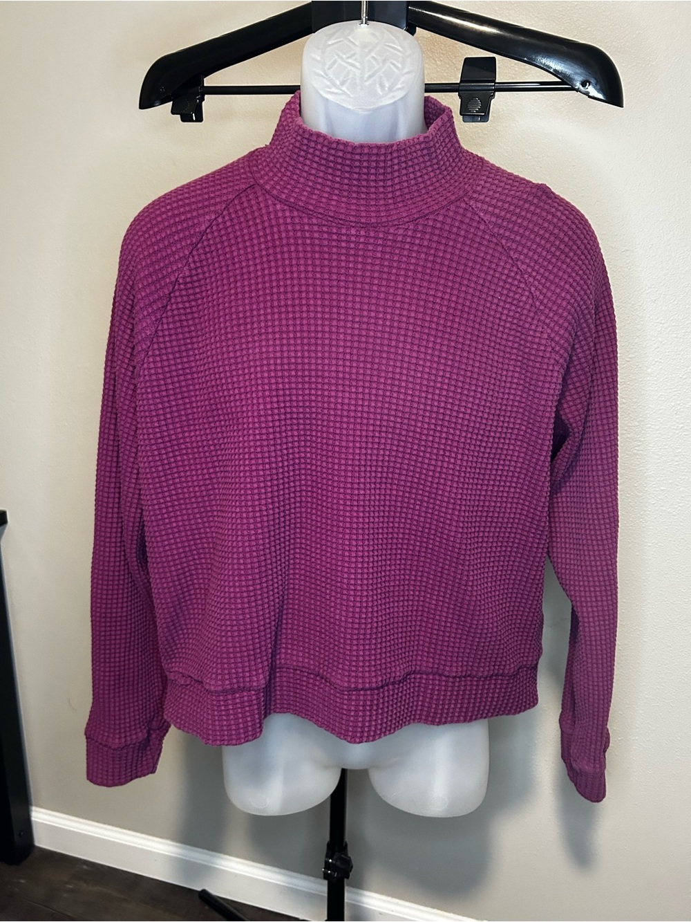 The North Face Women's Waffle Knit Turtleneck Sweater - Magenta size L